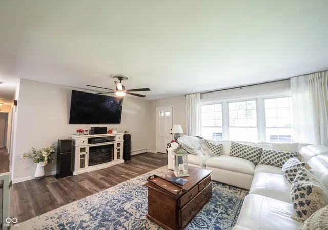 5th image of 5349 Seneca Dr, Indianapolis, IN 46220 | MLS# 22104075