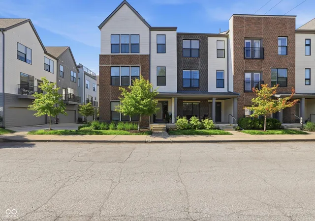 1st image of 465 E 19th St, Indianapolis, IN 46202 | MLS# 22104116