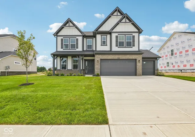 Photo 4 of Single family home for sale at 5677 Belvedere Ln, Mc Cordsville, IN 46055 | MLS# 22104124 | Listing updated on 2026-10-26