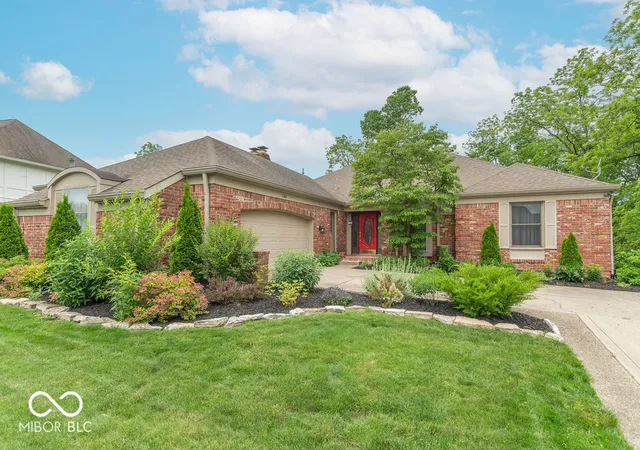 3rd image of 2280 Woodsway Dr, Greenwood, IN 46143 | MLS# 22104147