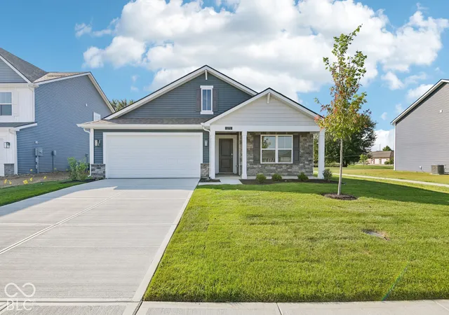 Photo 1 of Single family home for sale at 1271 Phillips Dr, Greenfield, IN 46140 | MLS# 22104149 | Listing updated on 2026-10-06