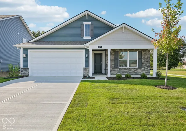 Photo 2 of Single family home for sale at 1271 Phillips Dr, Greenfield, IN 46140 | MLS# 22104149 | Listing updated on 2026-10-06