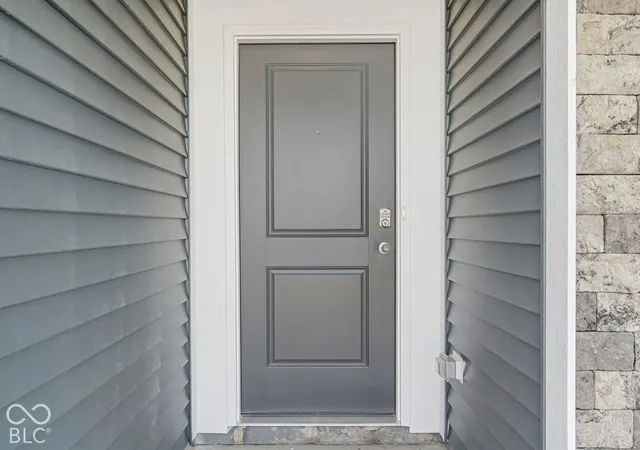 Photo 4 of Single family home for sale at 1271 Phillips Dr, Greenfield, IN 46140 | MLS# 22104149 | Listing updated on 2026-10-06