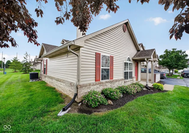 3rd image of 3074 Wildcat Ln, Indianapolis, IN 46203 | MLS# 22104150