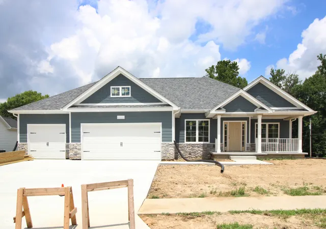 1st image of 5026 Stonehaven Ln, Columbus, IN 47201 | MLS# 22104159
