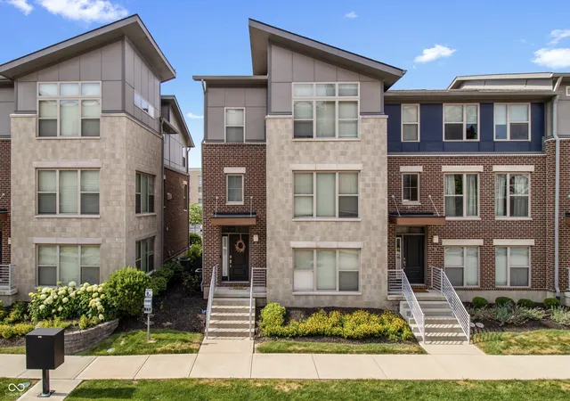 1st image of 1282 Fairfax Manor Dr, Carmel, IN 46032 | MLS# 22104192