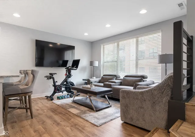3rd image of 1282 Fairfax Manor Dr, Carmel, IN 46032 | MLS# 22104192