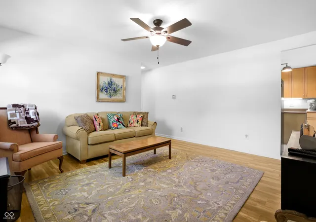Photo 4 of Sale Pending at 3067 Hawcreek Blvd, Columbus, IN 47203 | MLS# 22104206 | Listing updated on 2026-09-19