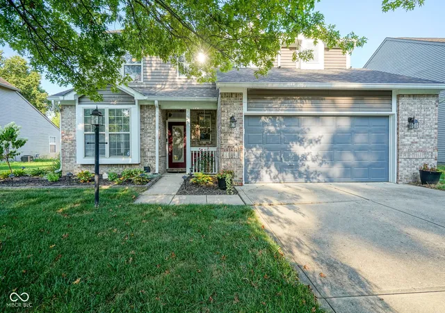 3rd image of 12854 Sweet Briar Pkwy, Fishers, IN 46038 | MLS# 22104215