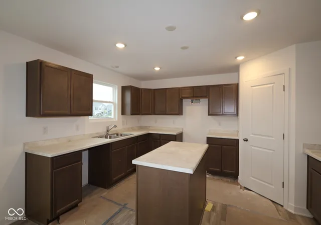 3rd image of 3921 Teakmill Trl, Indianapolis, IN 46239 | MLS# 22104218