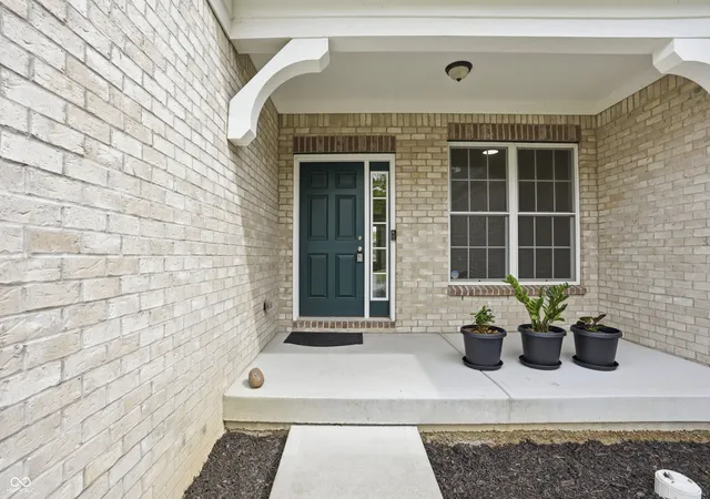 4th image of 5218 Sweetwater Dr, Noblesville, IN 46062 | MLS# 22104223