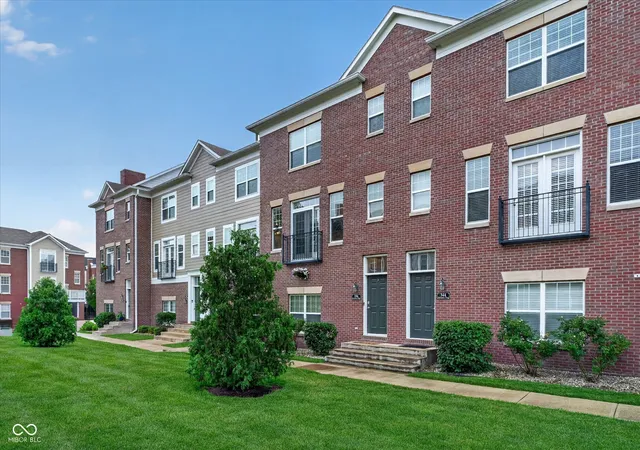 2nd image of 336 Neuman Wy #9E, Carmel, IN 46032 | MLS# 22104231