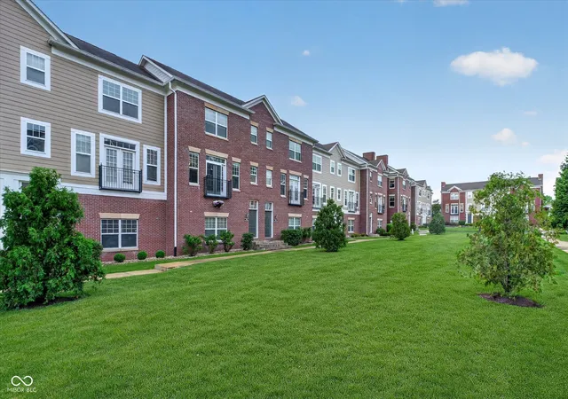 3rd image of 336 Neuman Wy #9E, Carmel, IN 46032 | MLS# 22104231