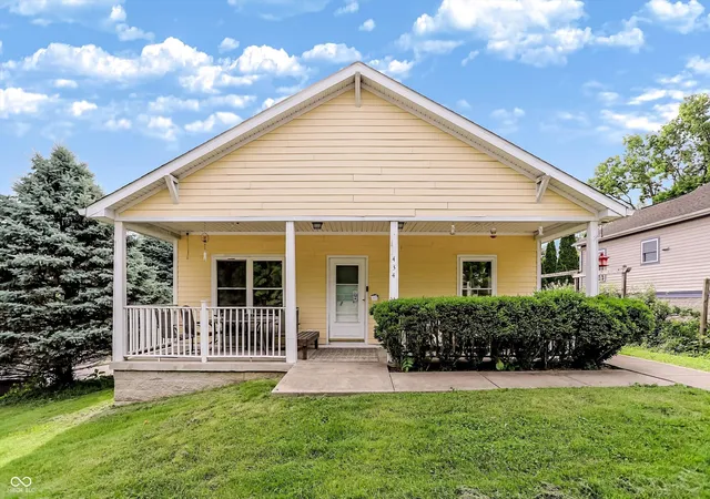 Photo 2 of Single family home for sale at 434 N Fairview St, Bloomington, IN 47404 | MLS# 22104325 | Listing updated on 2026-09-08