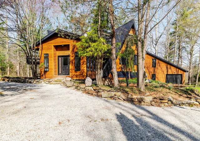3rd image of 123 Empire Ln, Bedford, IN 47421 | MLS# 22104328