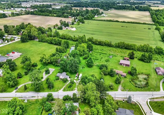 Photo 3 of Single family home for sale at 905 S Maple St, Fortville, IN 46040 | MLS# 22104339 | Listing updated on 2026-06-02