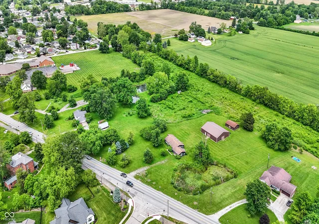 Photo 3 of Single family home for sale at 905 S Maple St, Fortville, IN 46040 | MLS# 22104339 | Listing updated on 2026-06-02