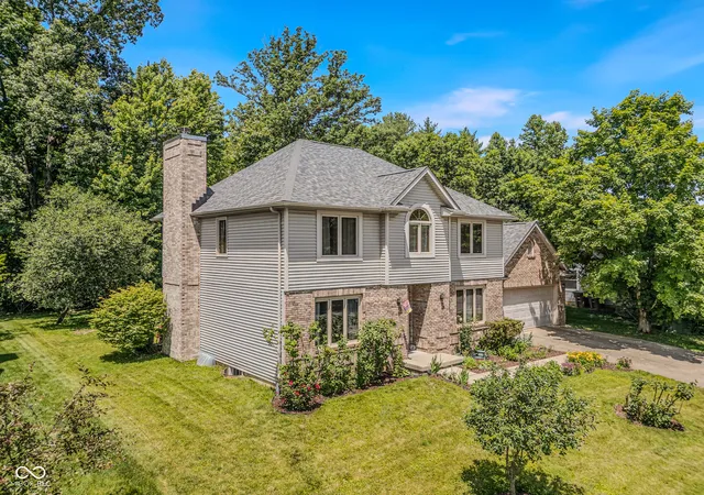 2nd image of 6064 Acorn Dr, Columbus, IN 47201 | MLS# 22104341