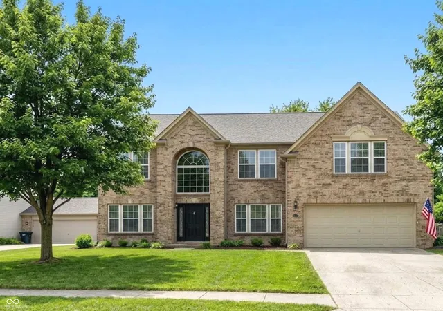 1st image of 4092 S Stonebridge Ct, New Palestine, IN 46163 | MLS# 22104392