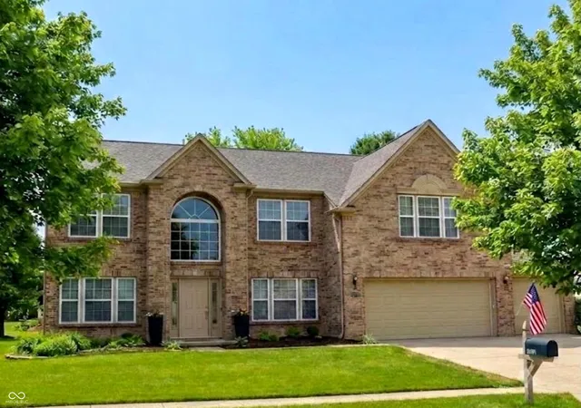 2nd image of 4092 S Stonebridge Ct, New Palestine, IN 46163 | MLS# 22104392