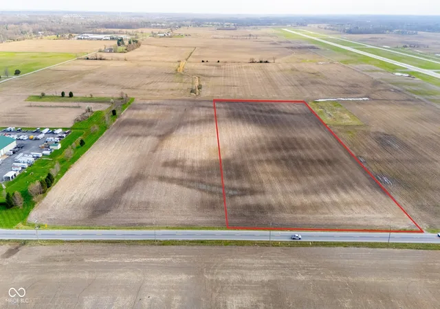 1st image of 11901 E State Road 32, Zionsville, IN 46077 | MLS# 22104396