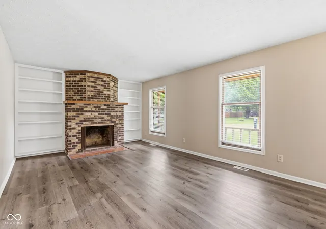 3rd image of 436 Orchardview Ct, Greenwood, IN 46142 | MLS# 22104400