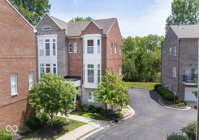 2nd image of 960 Brownstone Tr, Carmel, IN 46032 | MLS# 22104422