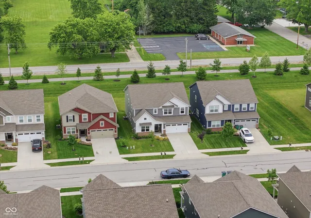 2nd image of 3241 Kent Dr, Brownsburg, IN 46112 | MLS# 22104460