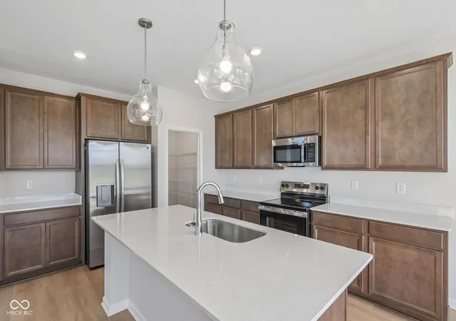 Photo 2 of Single family home for sale at 5619 Arcade Blvd, Mc Cordsville, IN 46055 | MLS# 22104464 | Listing updated on 2026-08-27