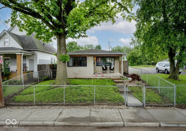 2nd image of 828 Cottage Ave, Indianapolis, IN 46203 | MLS# 22104482
