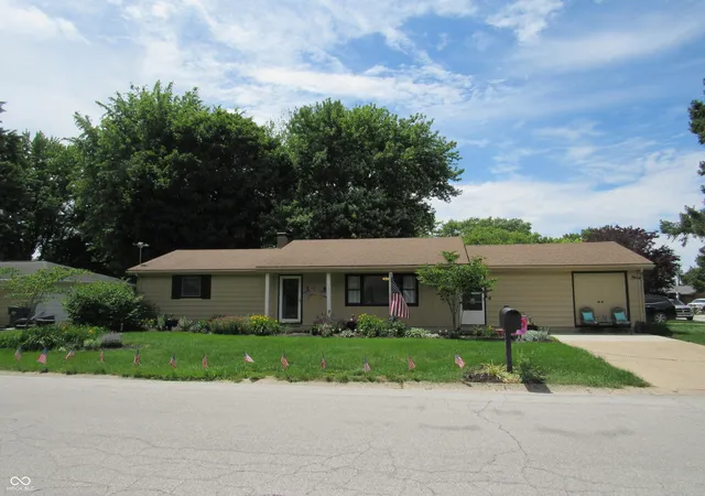 Homes for sale in Crawfordsville, IN | 705 Winthrop Dr, Crawfordsville, IN 47933 | MLS# 22104491
