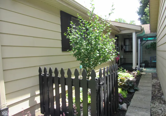 Homes for sale in Crawfordsville, IN | 705 Winthrop Dr, Crawfordsville, IN 47933 | MLS# 22104491