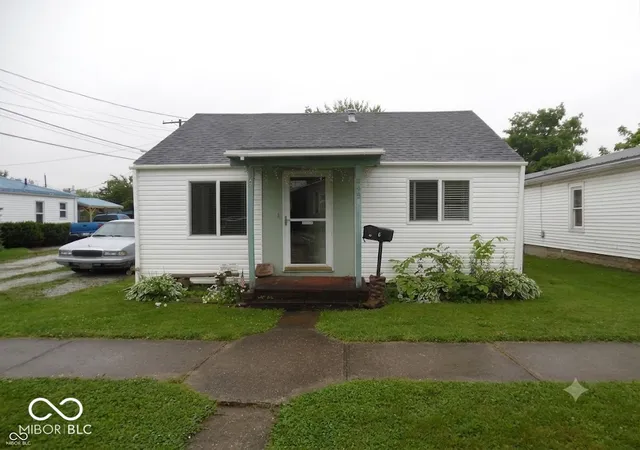 1st image of 945 E Washington St, Greensburg, IN 47240 | MLS# 22104514