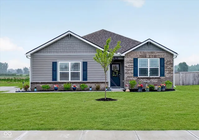 1st image of 7920 Magnolia St, New Palestine, IN 46163 | MLS# 22104524