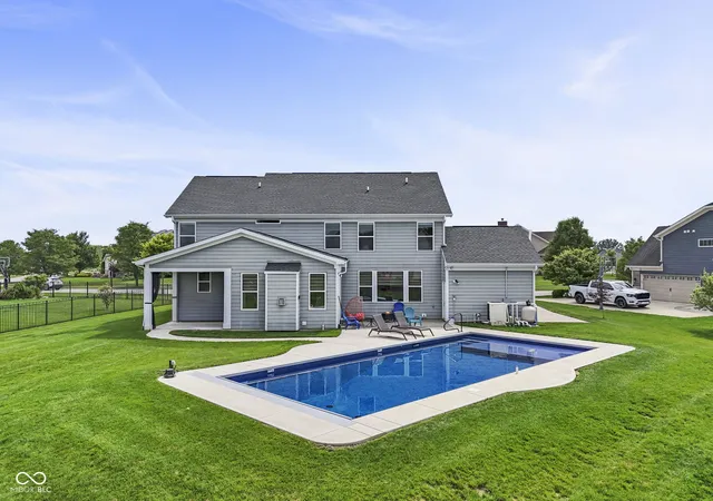 Photo 2 of Single family home for sale at 1091 Margate Dr, Greenwood, IN 46143 | MLS# 22104564 | Listing updated on 2026-09-26