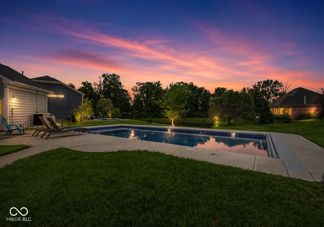 Photo 3 of Single family home for sale at 1091 Margate Dr, Greenwood, IN 46143 | MLS# 22104564 | Listing updated on 2026-09-26