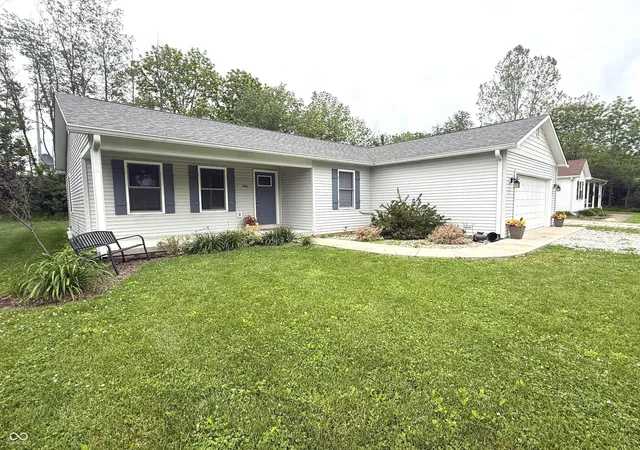 Homes for sale in Coatesville, IN | 506 Gettysburg, Coatesville, IN 46121 | MLS# 22104578