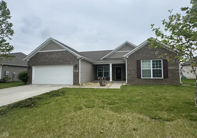 2nd image of 4047 N Oval Ln, Greenwood, IN 46142 | MLS# 22104598