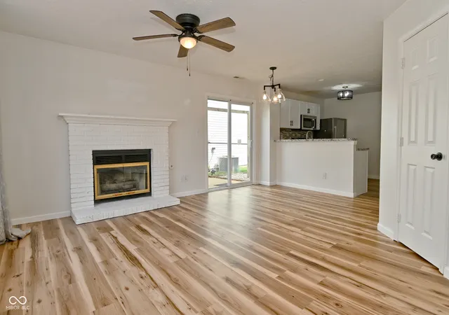 Photo 3 of Sale Pending at 347 Lake Ridge Ln, Greenwood, IN 46142 | MLS# 22104605 | Listing updated on 2026-09-27