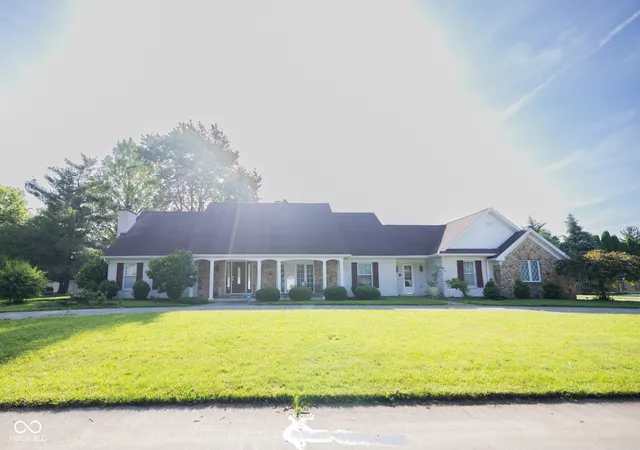2nd image of 3900 N Vienna Woods Dr, Muncie, IN 47304 | MLS# 22104608