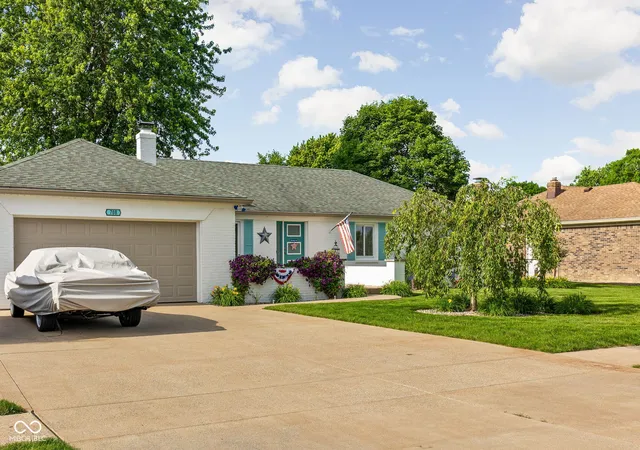 Homes for sale in Brownsburg, IN | 708 Airport Rd, Brownsburg, IN 46112 | MLS# 22104671