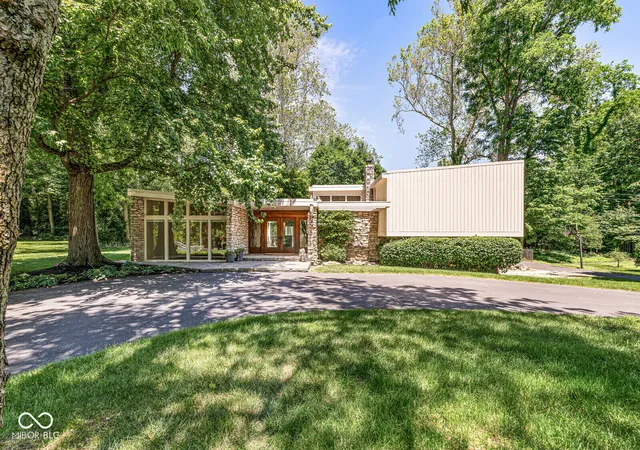 Photo 1 of Single family home for sale at 232 Williams Dr, Indianapolis, IN 46260 | MLS# 22104709 | Listing updated on 2026-10-31