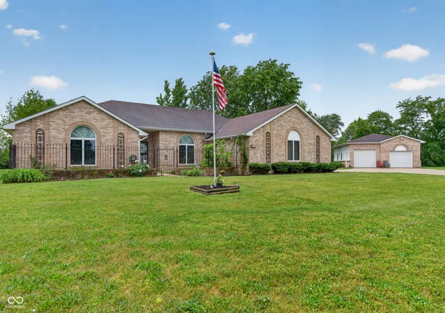 3rd image of 1408 Melanie Ct, Kokomo, IN 46902 | MLS# 22104791