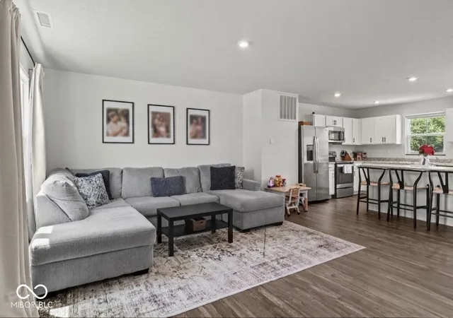 Photo 4 of Single family home for sale at 202 Traditions Pass, Greenwood, IN 46143 | MLS# 22104800 | Listing updated on 2026-06-16