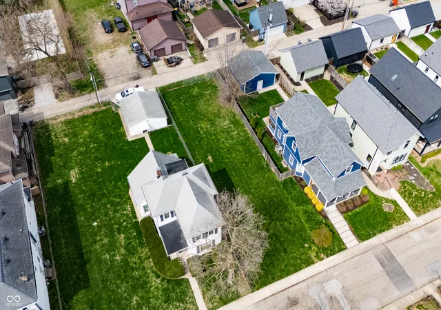 2nd image of 1610 Bellefontaine St, Indianapolis, IN 46202 | MLS# 22104807