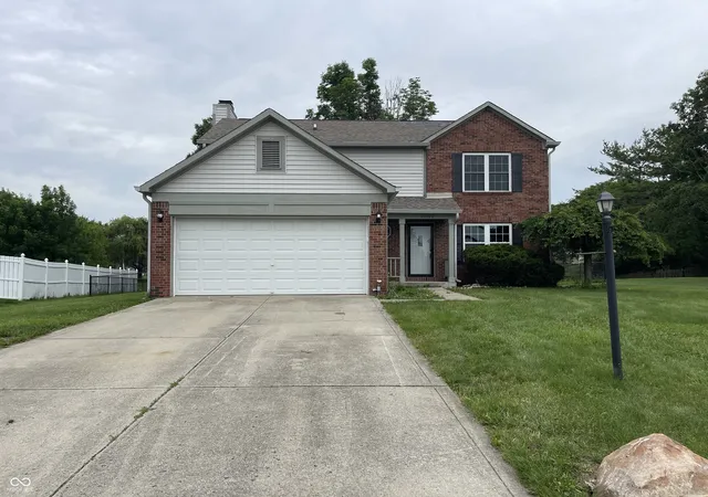 Photo 1 of Single family home for sale at 10522 Creekside Woods Dr, Indianapolis, IN 46239 | MLS# 22104813 | Listing updated on 2026-09-23