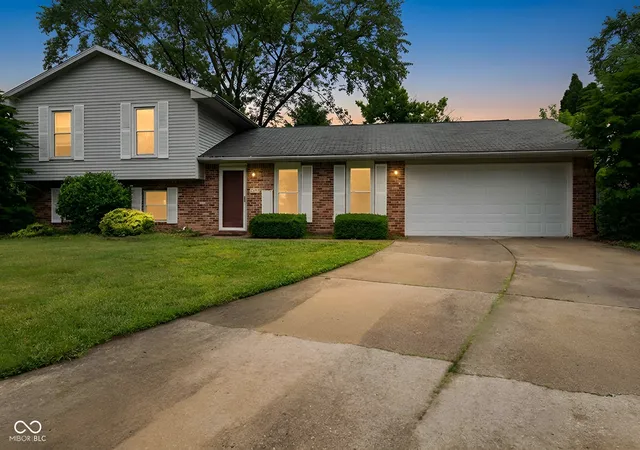 2nd image of 7433 Pullman Ct, Indianapolis, IN 46256 | MLS# 22104820