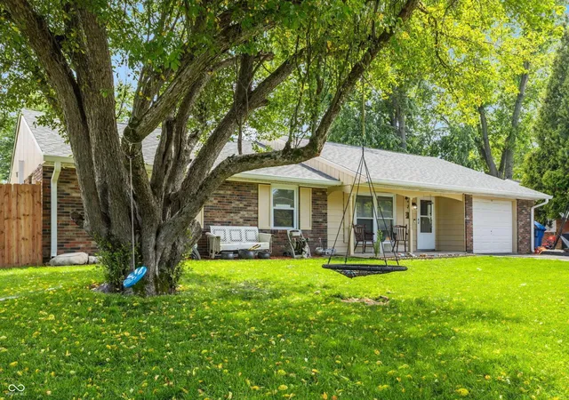 Homes for sale in Indianapolis, IN | 921 W Stop 11 Rd, Indianapolis, IN 46217 | MLS# 22104865