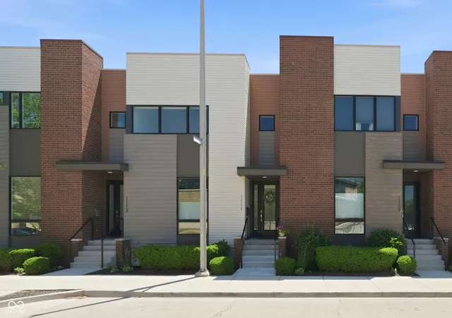 1st image of 1111 E 10th St, Indianapolis, IN 46202 | MLS# 22104872