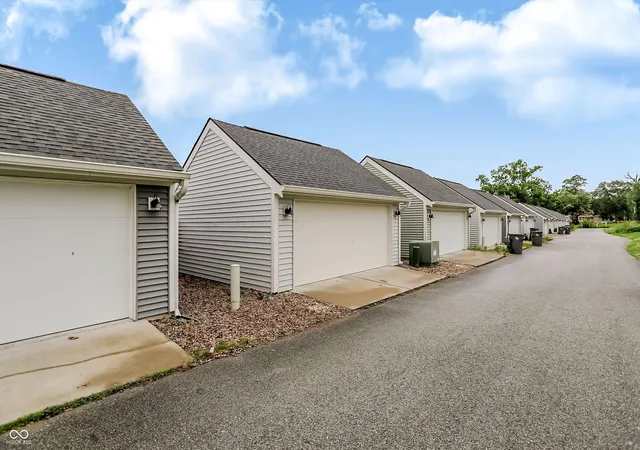 Homes for sale in Indianapolis, IN | 52 Central Greens Blvd, Indianapolis, IN 46222 | MLS# 22104889